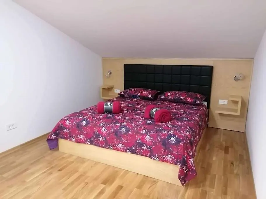 Comfortable Apartment With The View Njivice